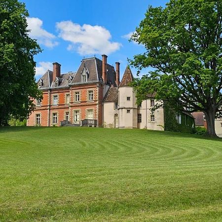 Château de Montpatey Acomodação com café da manhã Couches Exterior foto