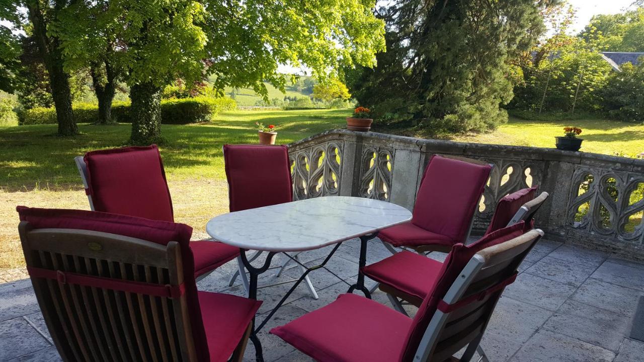 Château de Montpatey Acomodação com café da manhã Couches Exterior foto