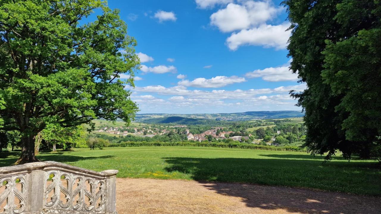 Château de Montpatey Acomodação com café da manhã Couches Exterior foto