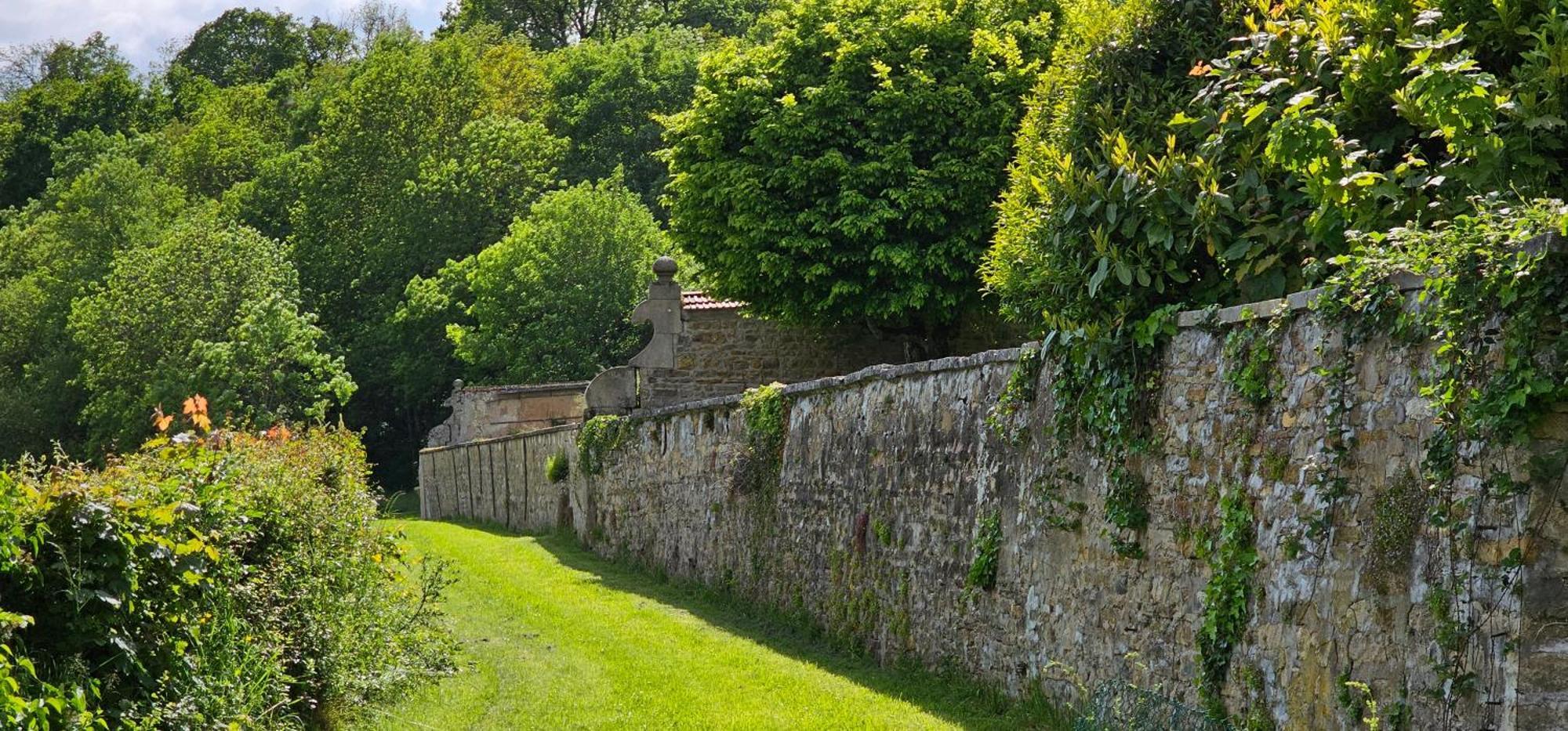 Château de Montpatey Acomodação com café da manhã Couches Exterior foto